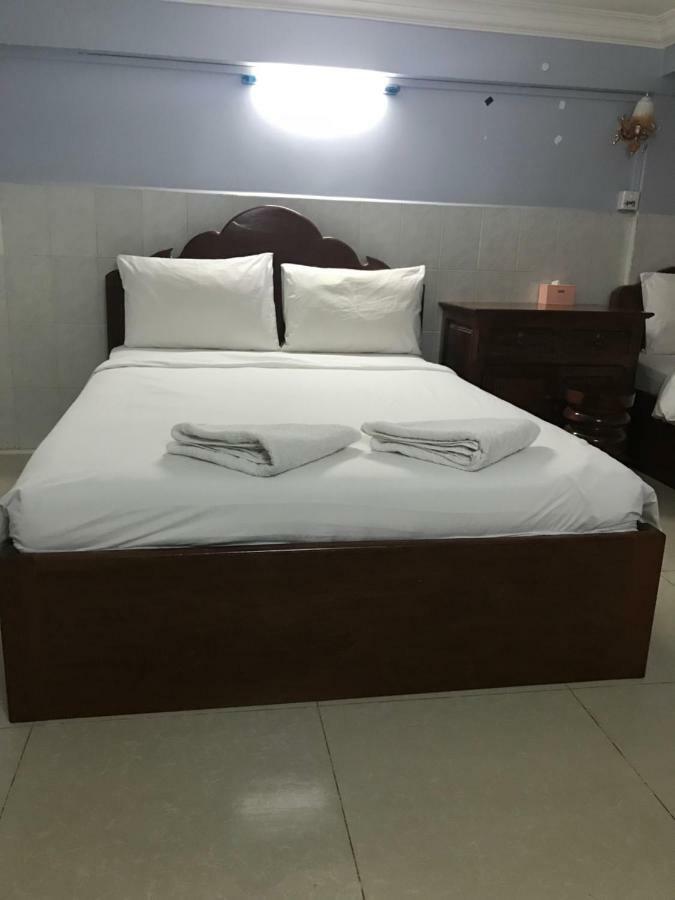 Khmer Village Guesthouse Phnom Penh Exteriör bild